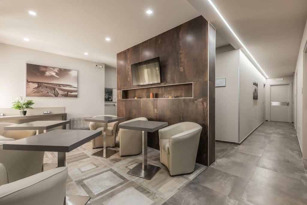 Astoria Suite Apartments Bolonya Dış mekan fotoğraf
